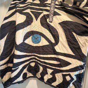 Magnolia Pearl Black and Cream Eye Motif Top